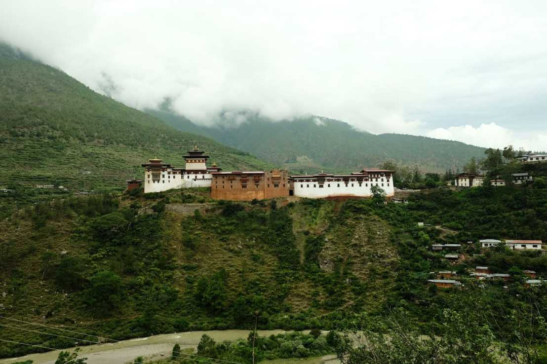 Enlarged view: Wangduephodrang Dzong